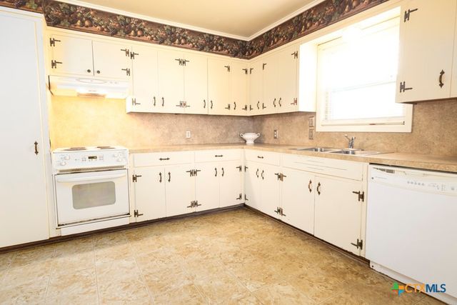 5109 Lilac Lane, Victoria, TX 77904