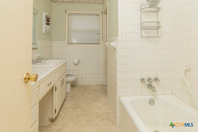 5109 Lilac Lane, Victoria, TX 77904