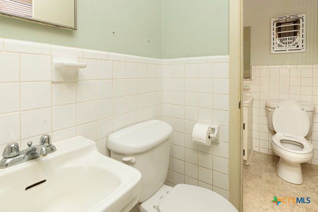 5109 Lilac Lane, Victoria, TX 77904