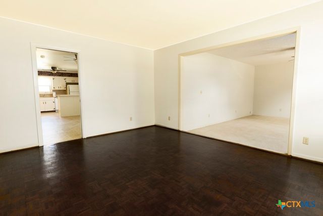 5109 Lilac Lane, Victoria, TX 77904