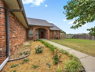10810 E 121 Street North, Collinsville, OK 74021