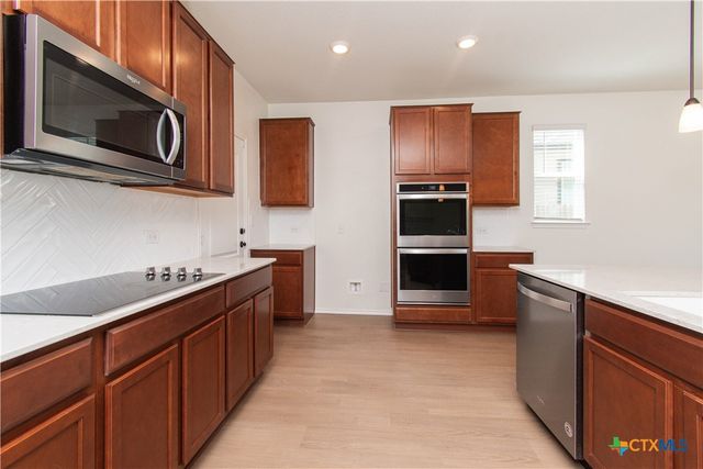 661 Bailey Park Drive, Jarrell, TX 76537