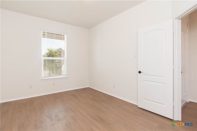 661 Bailey Park Drive, Jarrell, TX 76537