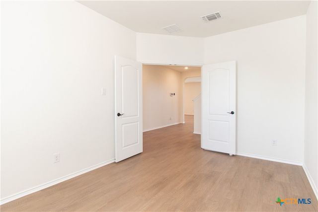 661 Bailey Park Drive, Jarrell, TX 76537