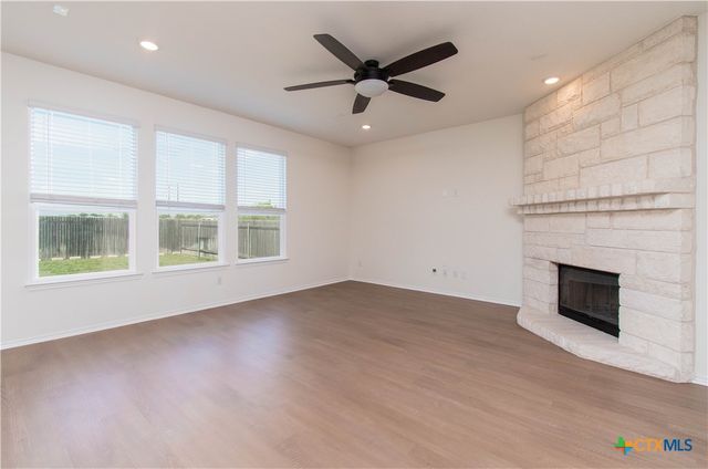 661 Bailey Park Drive, Jarrell, TX 76537