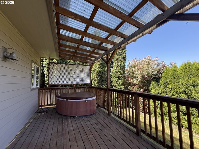 3408 AMBLESIDE Dr, Springfield, OR 97477