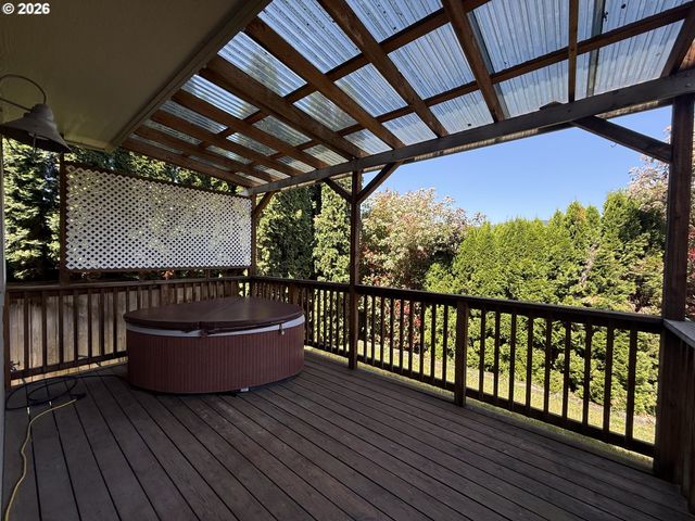 3408 AMBLESIDE Dr, Springfield, OR 97477