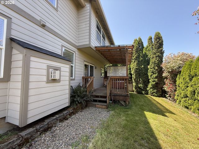 3408 AMBLESIDE Dr, Springfield, OR 97477
