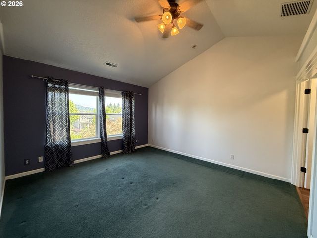 3408 AMBLESIDE Dr, Springfield, OR 97477