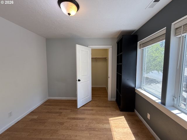 3408 AMBLESIDE Dr, Springfield, OR 97477