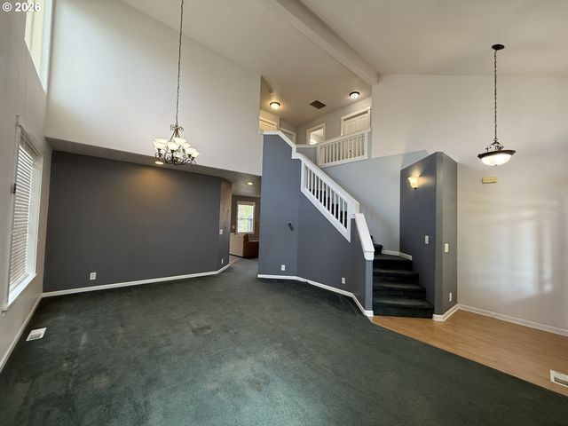 3408 AMBLESIDE Dr, Springfield, OR 97477