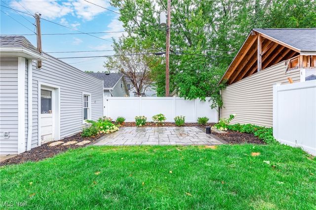 1304 Bunts Road, Lakewood, OH 44107