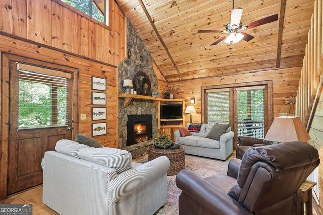 284 The Woods Road 33, Mineral Bluff, GA 30559