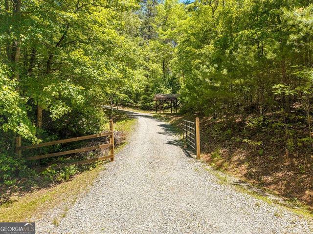 284 The Woods Road 33, Mineral Bluff, GA 30559