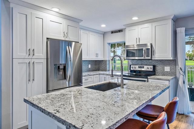 93 Admirals Court, Palm Beach Gardens, FL 33418
