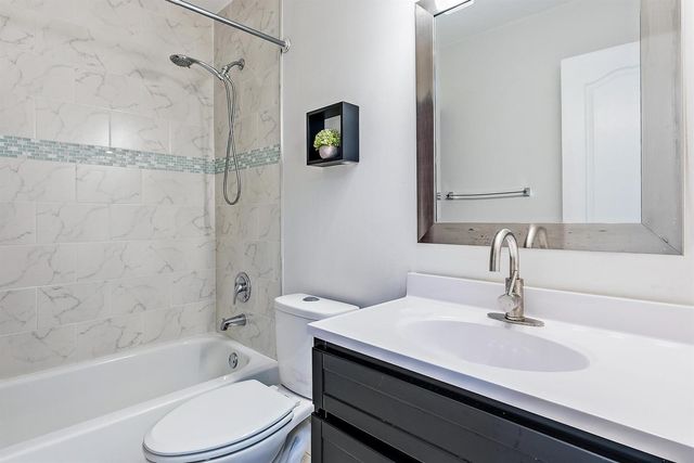 93 Admirals Court, Palm Beach Gardens, FL 33418