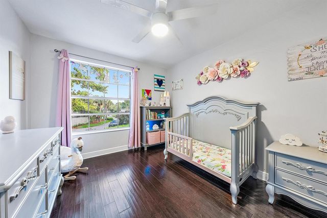 93 Admirals Court, Palm Beach Gardens, FL 33418