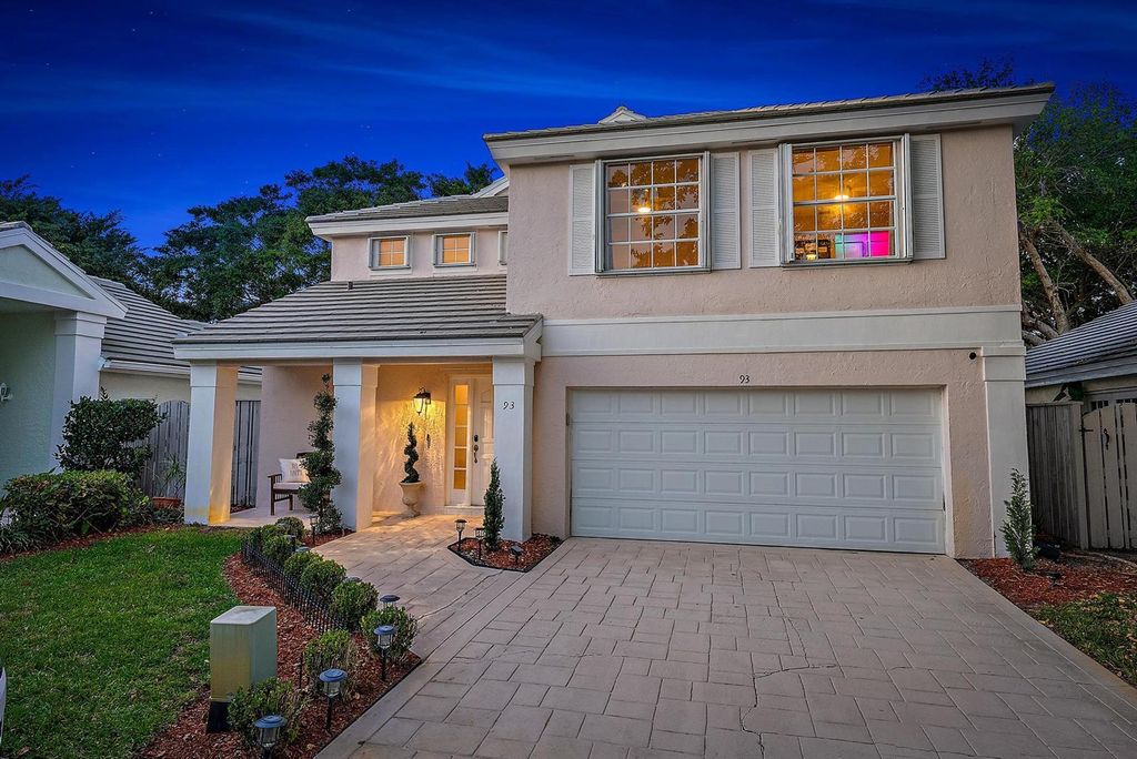 93 Admirals Court, Palm Beach Gardens, FL 33418