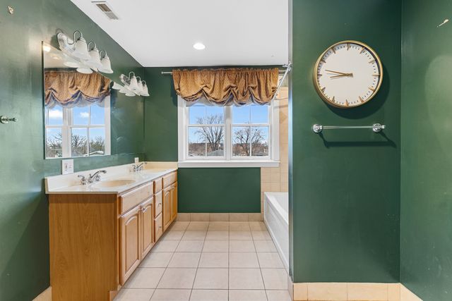 1009 Walter Street, Lemont, IL 60439