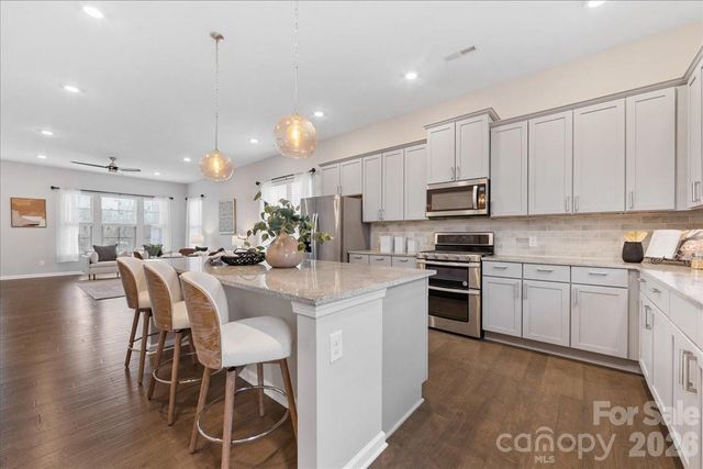 9205 Bluefield Street, Charlotte, NC 28273