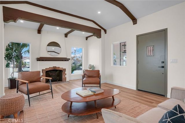 1912 W 76th, Los Angeles, CA 90047