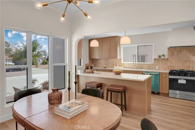 1912 W 76th, Los Angeles, CA 90047