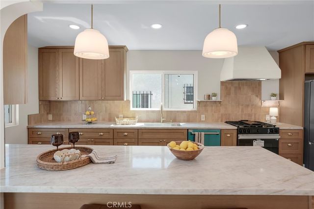1912 W 76th, Los Angeles, CA 90047