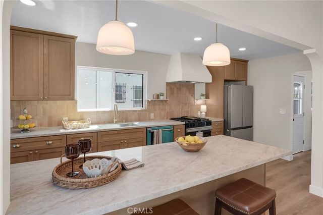 1912 W 76th, Los Angeles, CA 90047