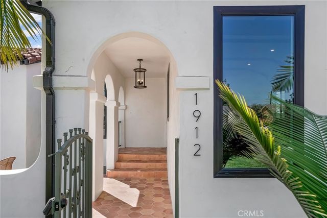 1912 W 76th, Los Angeles, CA 90047