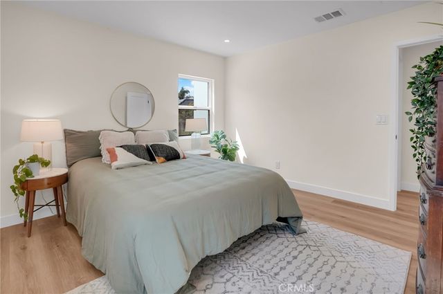 1912 W 76th, Los Angeles, CA 90047