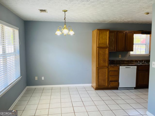 405 Peeks Crossing Drive, Senoia, GA 30276