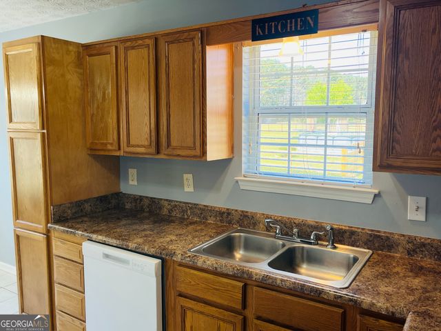 405 Peeks Crossing Drive, Senoia, GA 30276
