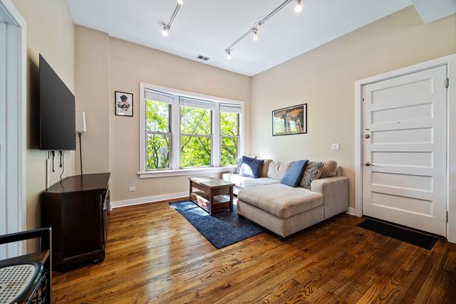 4055 N Wolcott Avenue 3S, Chicago, IL 60613