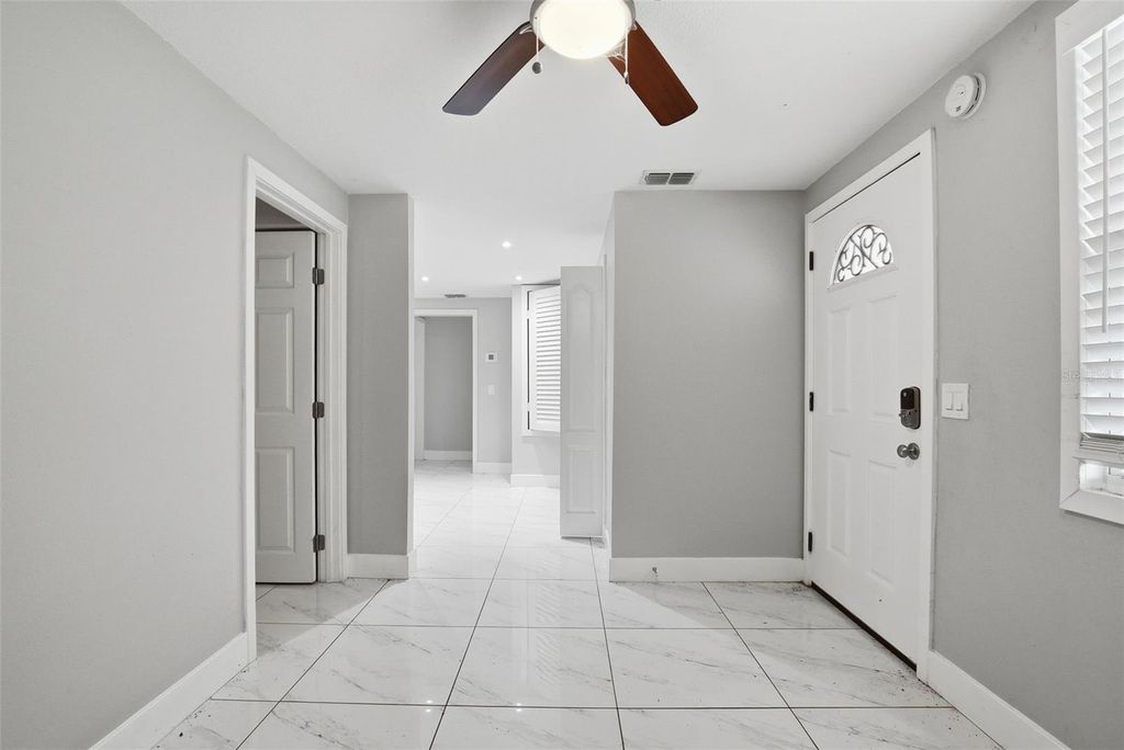 Image 5 of property listing at 6033 W AMELIA STREET, Orlando, FL 32835