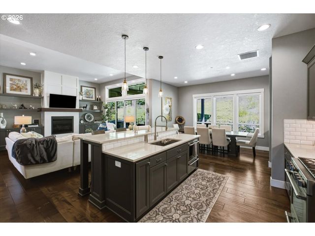 6550 CONGRESSIONAL Ct Se, Salem, OR 97306