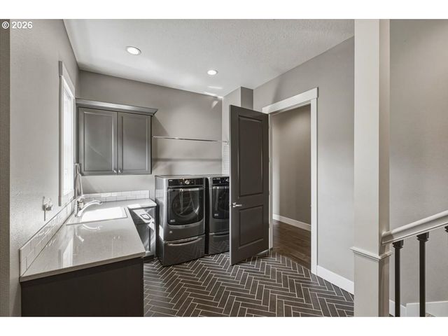 6550 CONGRESSIONAL Ct Se, Salem, OR 97306