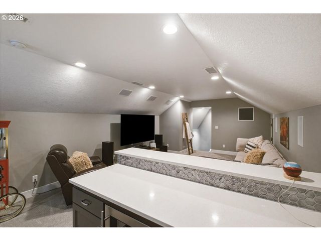 6550 CONGRESSIONAL Ct Se, Salem, OR 97306