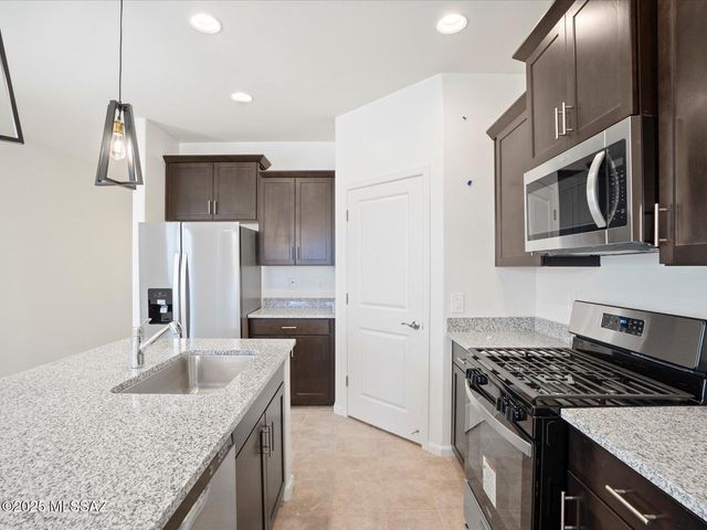 6926 W Sweetshade Lane, Tucson, AZ 85757