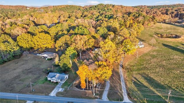 76 Walker NW Road, Cartersville, GA 30121