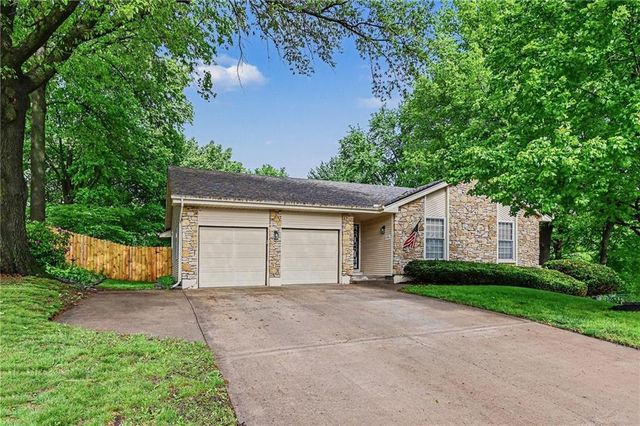 1026 NE 97th Place, Kansas City, MO 64155