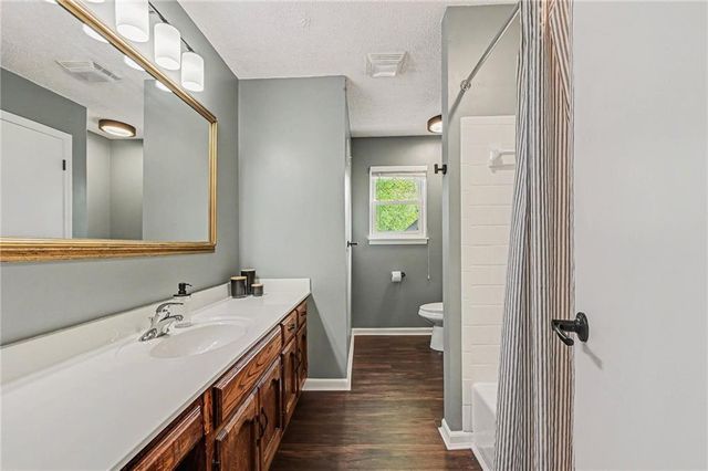 1026 NE 97th Place, Kansas City, MO 64155