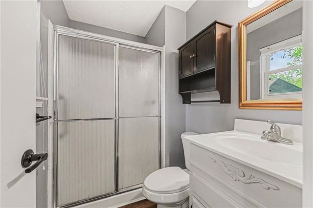 1026 NE 97th Place, Kansas City, MO 64155