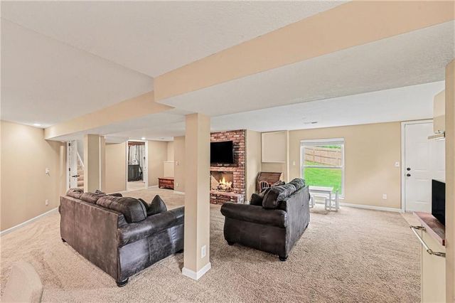 1026 NE 97th Place, Kansas City, MO 64155