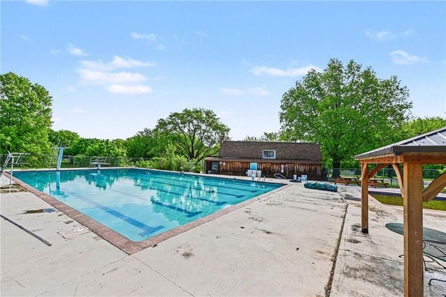 1026 NE 97th Place, Kansas City, MO 64155