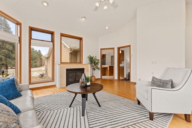 1090 Buckridge Drive NE, Rochester, MN 55906