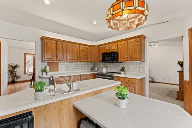 1090 Buckridge Drive NE, Rochester, MN 55906