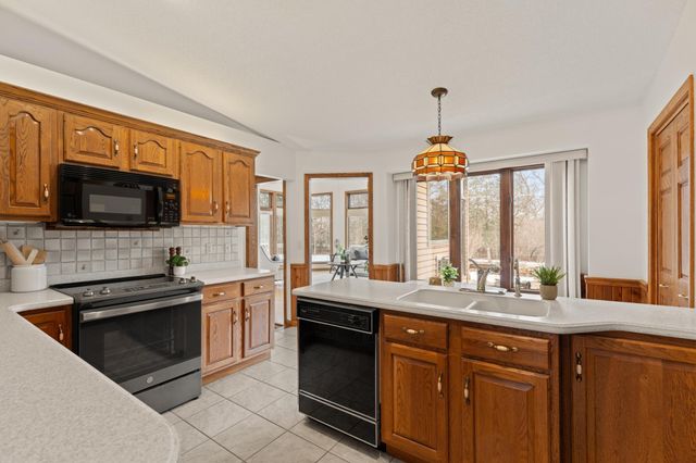 1090 Buckridge Drive NE, Rochester, MN 55906