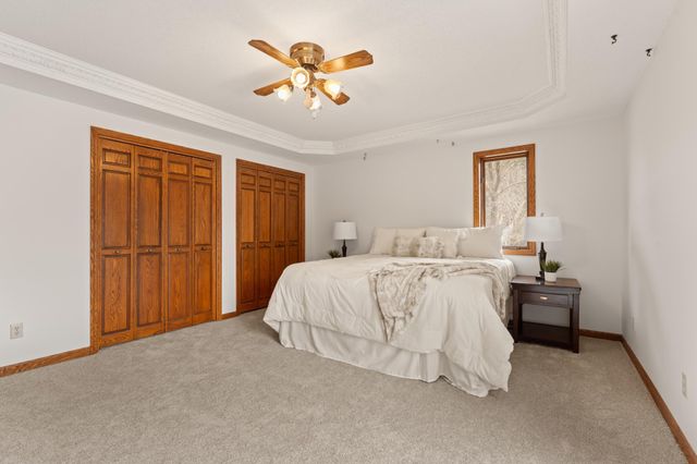 1090 Buckridge Drive NE, Rochester, MN 55906