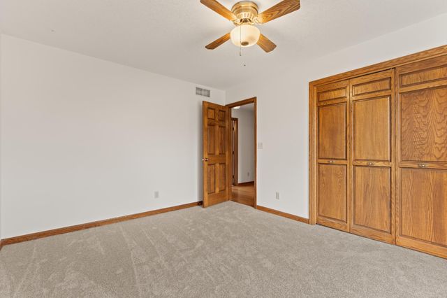 1090 Buckridge Drive NE, Rochester, MN 55906