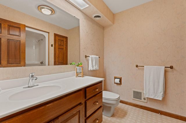 1090 Buckridge Drive NE, Rochester, MN 55906